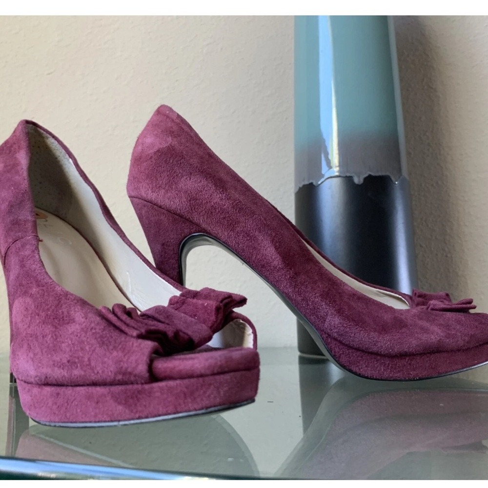christofoli Suede pumps Chic Plum Suede Peep-Toe Heels Sz 7 - like NEW